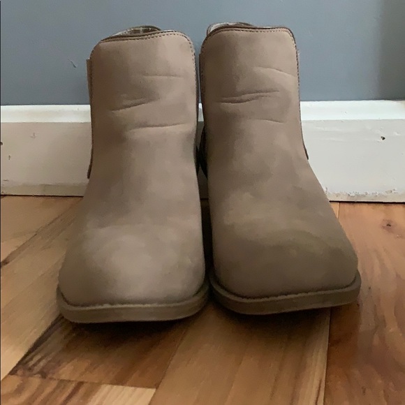 Booties - Picture 3 of 4